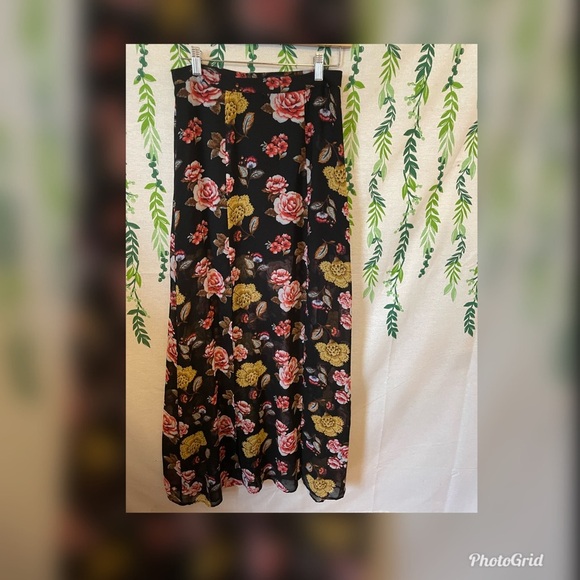 NWT Size M Forever 21 Floral Skirt D2 - Picture 1 of 6